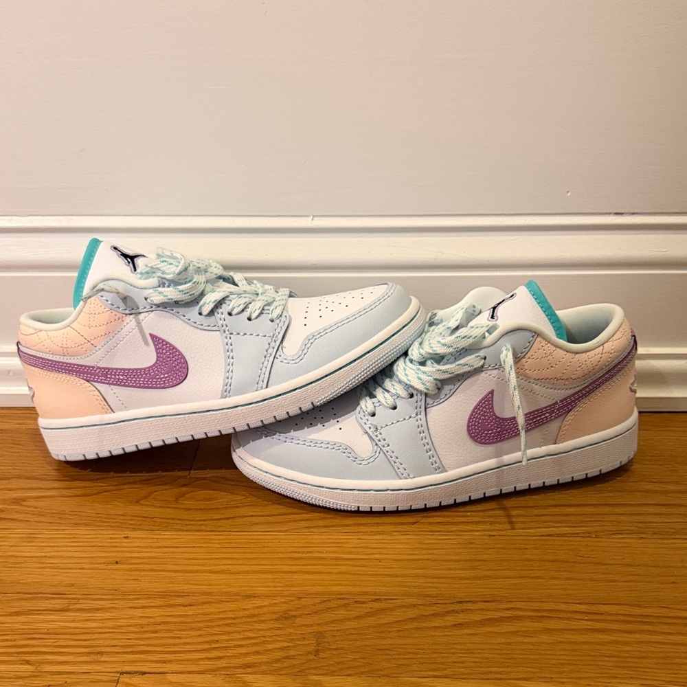 Nike Air Jordan 1 Low SE NWOT